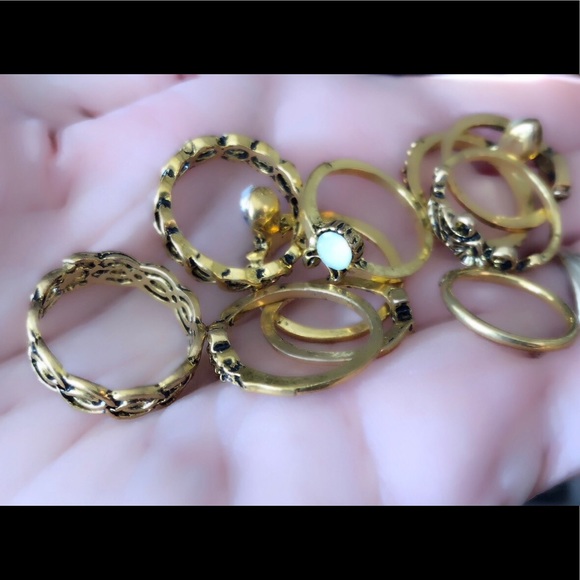 Last one! Set Of 10 Gold tone Boho Rings New!! - Picture 4 of 4